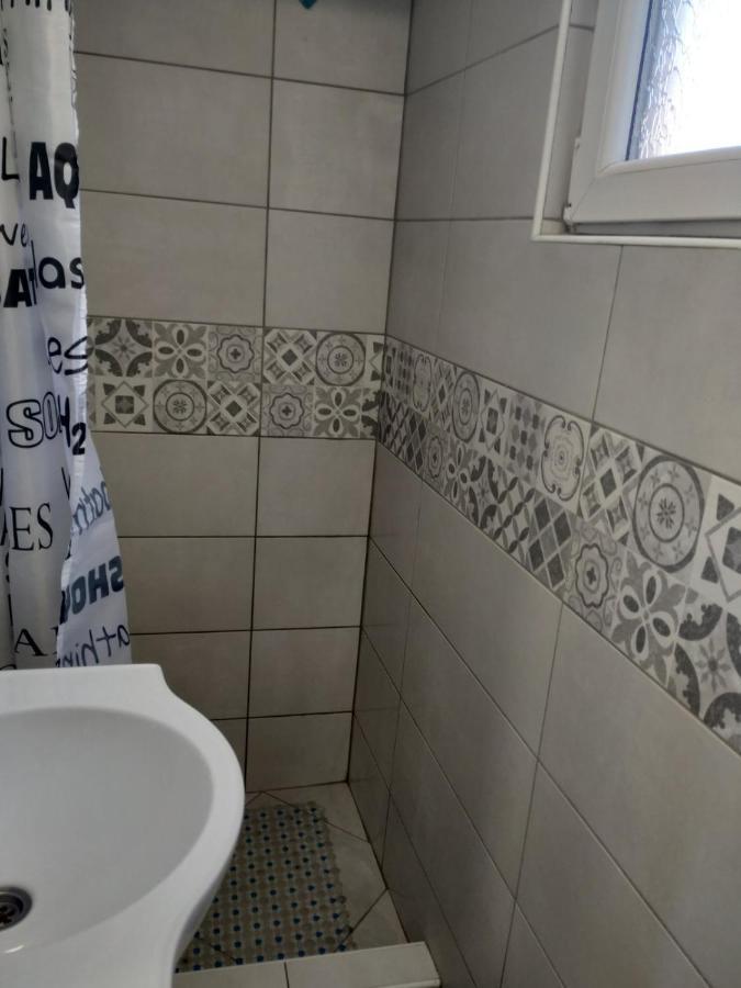 סטינג'ה Studio Kaca מראה חיצוני תמונה